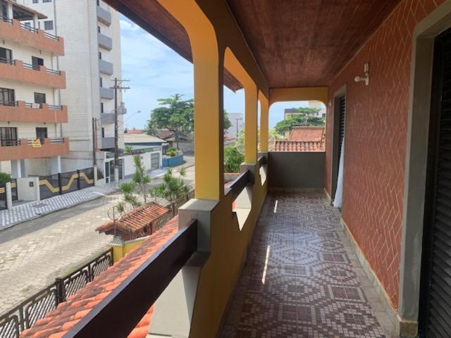 Lindo Sobrado Amarelo -Proximo A Praia Mongaguá Esterno foto