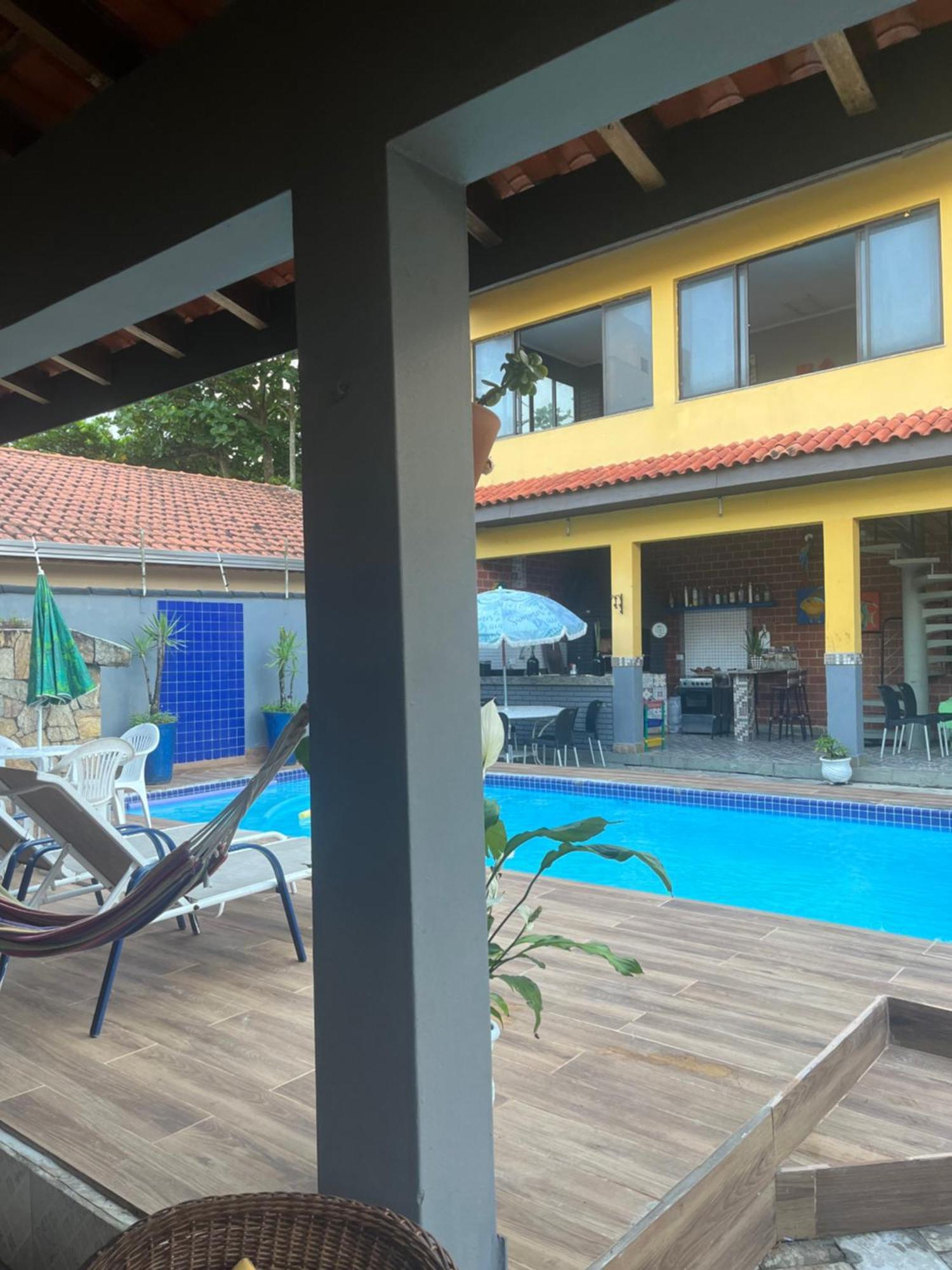 Lindo Sobrado Amarelo -Proximo A Praia Mongaguá Esterno foto