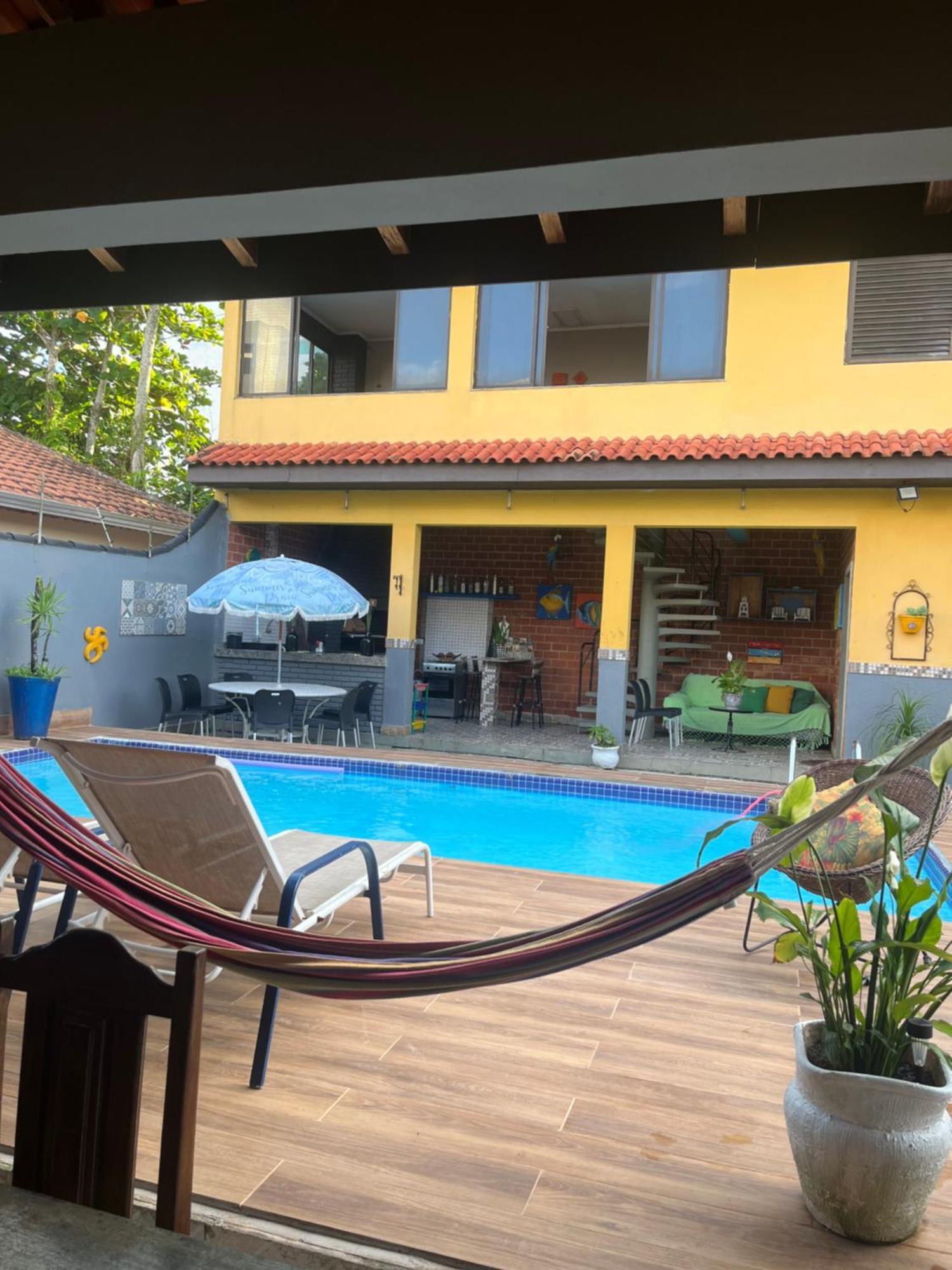 Lindo Sobrado Amarelo -Proximo A Praia Mongaguá Esterno foto